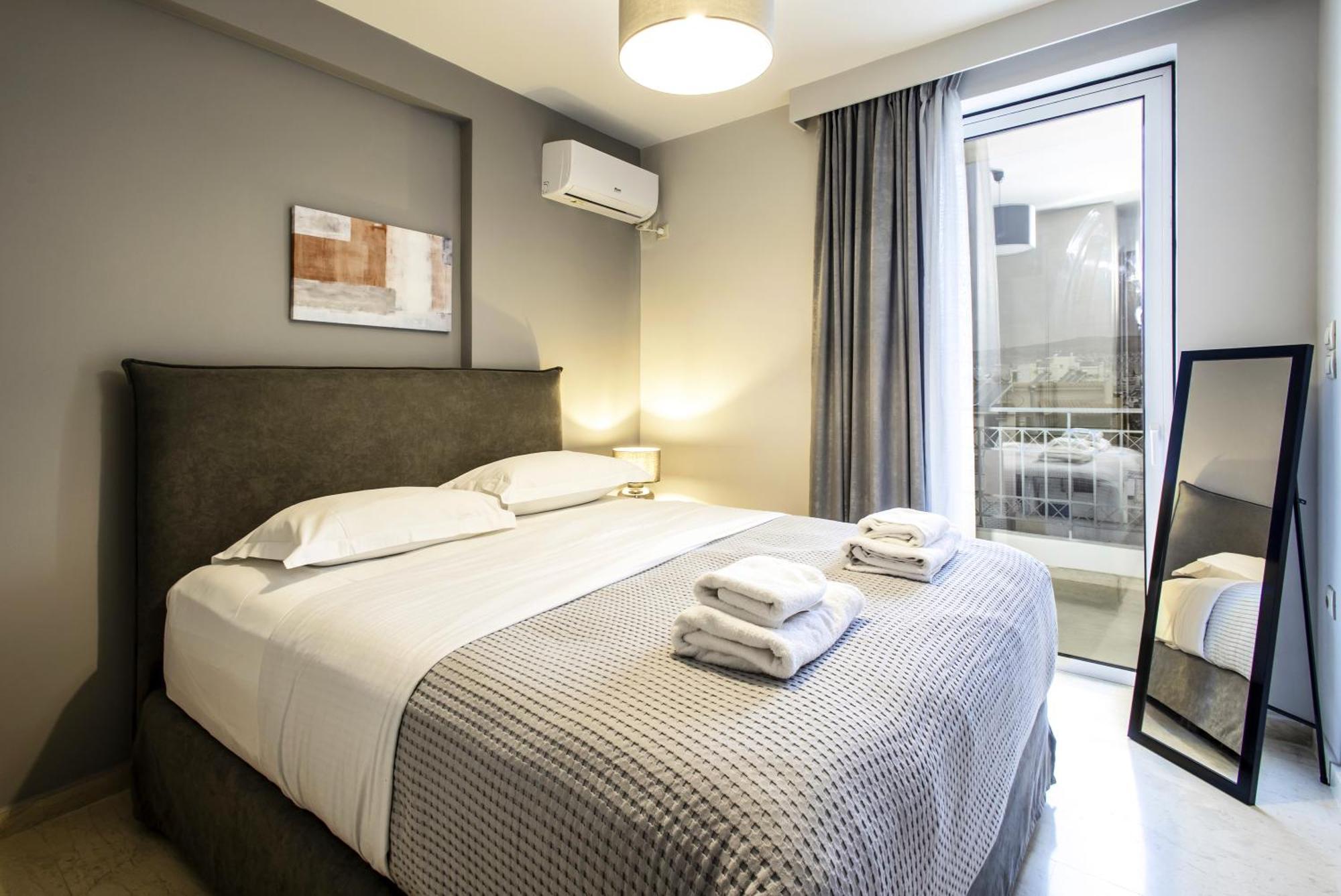 Lis153 By Smart Cozy Suites - Top Floors With Amazing City View - Available 24Hr أثينا المظهر الخارجي الصورة