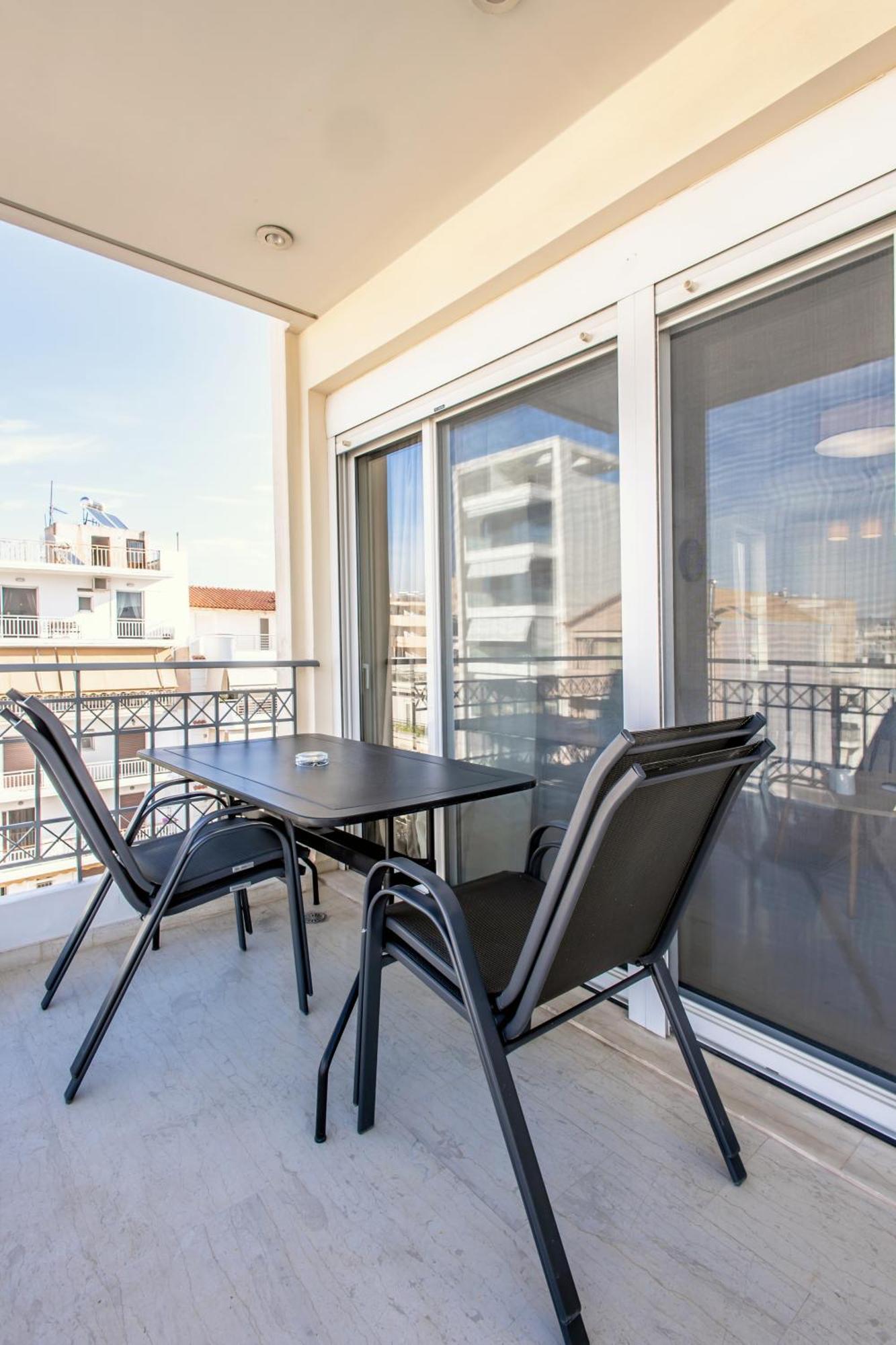 Lis153 By Smart Cozy Suites - Top Floors With Amazing City View - Available 24Hr أثينا المظهر الخارجي الصورة